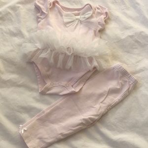 Infant Top piece 0-3 months. Bottom 3-6 months.